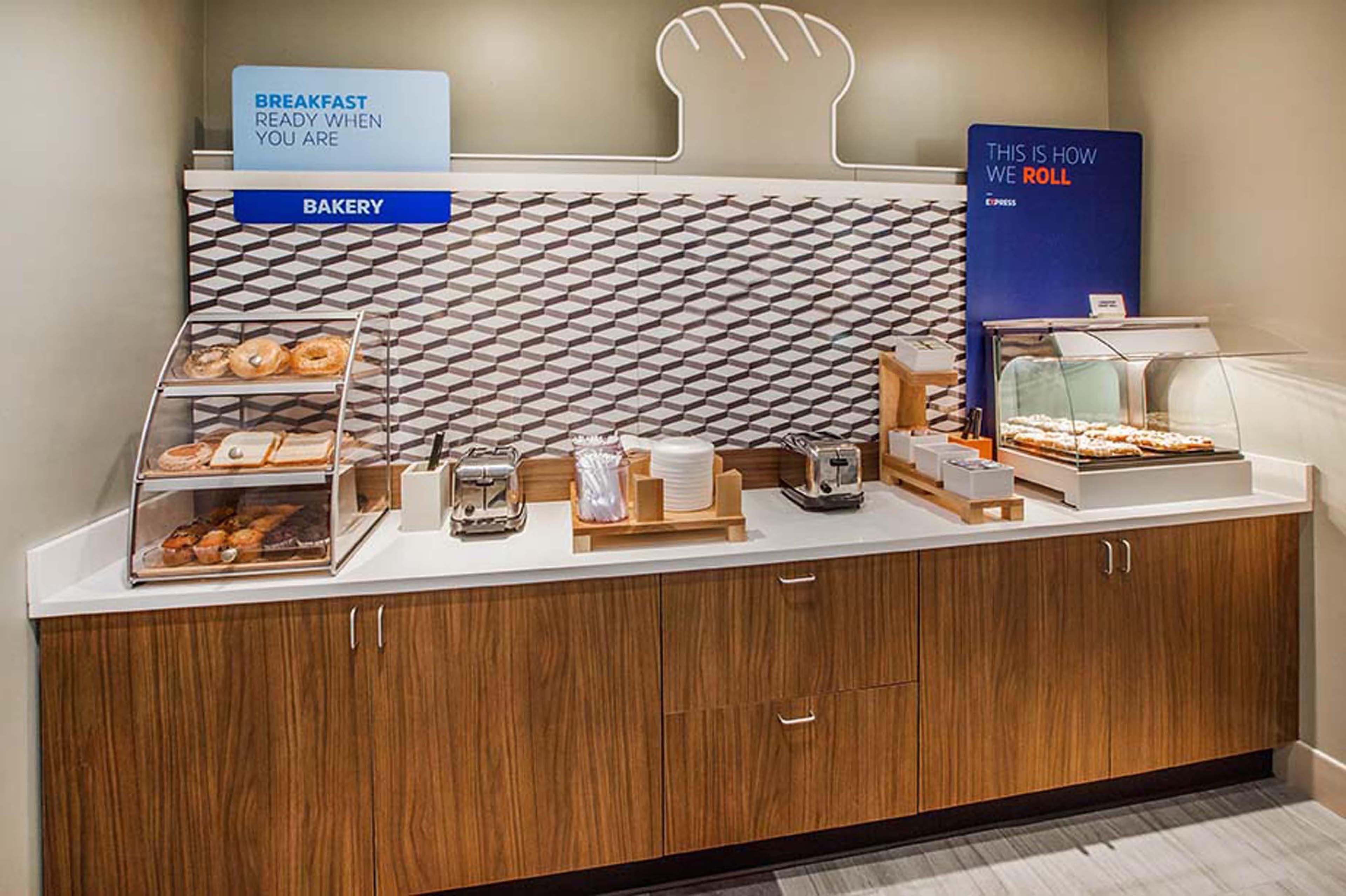 Holiday Inn Express & Suites Dayton South - I-675 By Ihg Shanersville Экстерьер фото